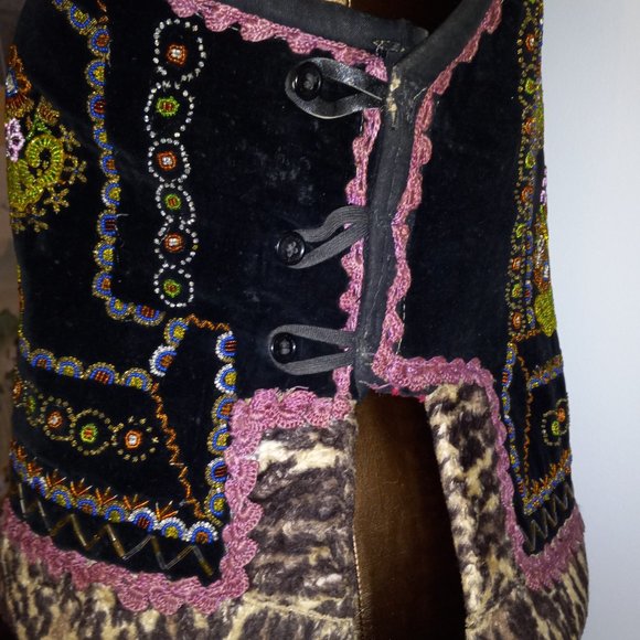 Antique Vintage Beaded Hungarian Vest, textile, garment, cultural art - Picture 14 of 16